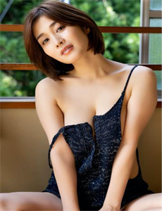 《夜狼视频在线观看-美女脱yifu》