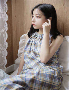 《美丽姑娘视频在线观看-文咏珊扔胸罩》